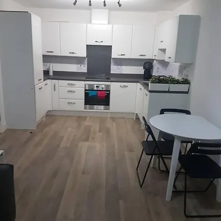 Cosy 2 Bedroom In Lägenhet *